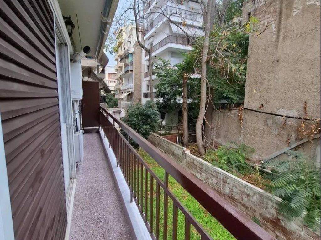 Forumland Real Estate, Μπαλκόνι πίσω