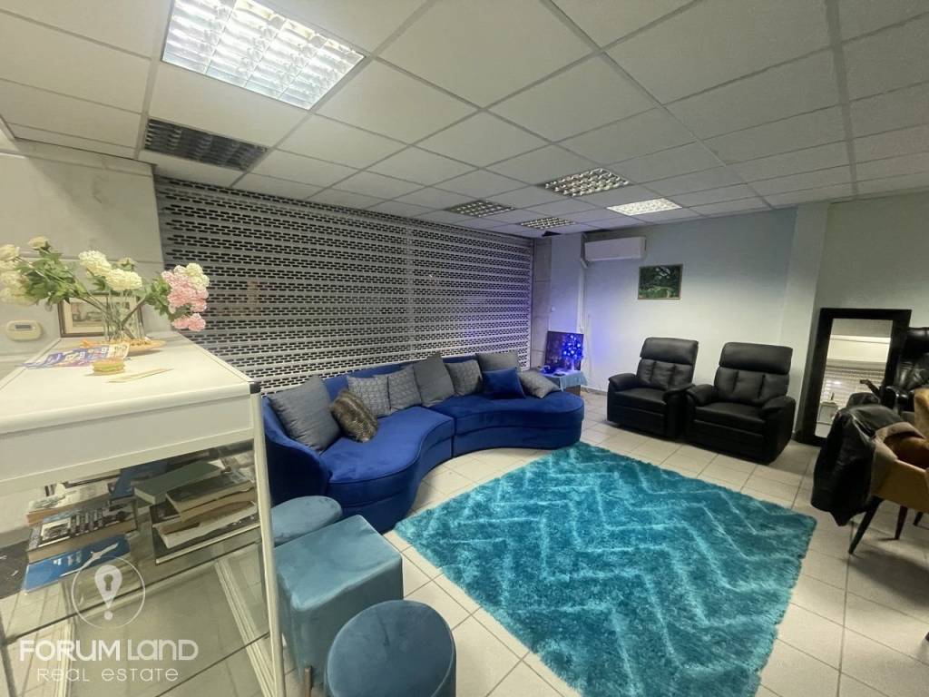 Forumland Real Estate, Ισόγειο κατάστημα