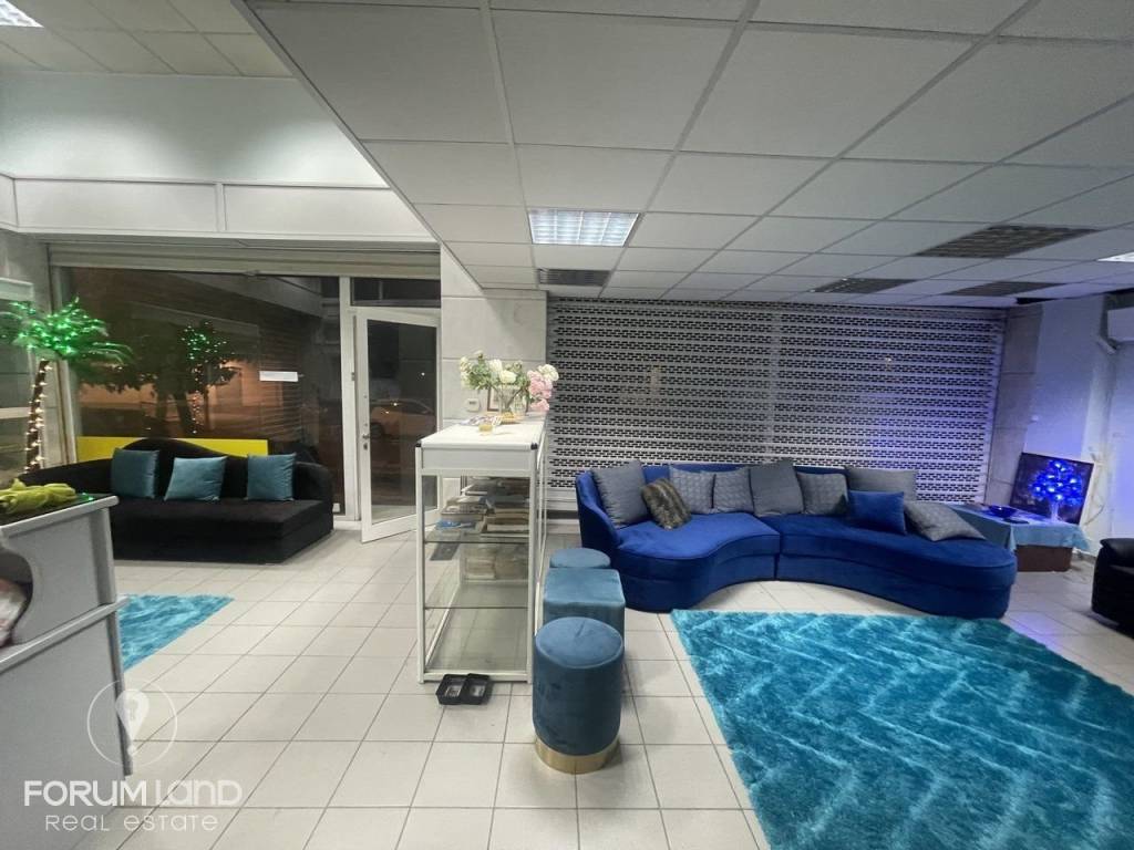 Forumland Real Estate, Ισόγειο κατάστημα