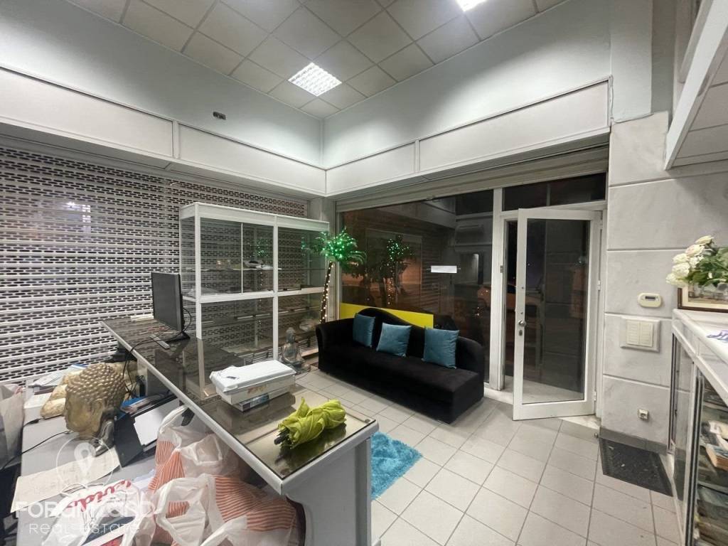 Forumland Real Estate, Ισόγειο κατάστημα