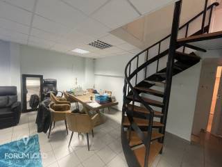 Forumland Real Estate, Εσωτερικές Σκάλες