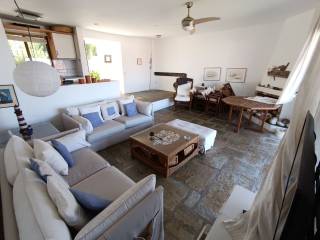 ANYPLACE MESITIKES YPERESIES