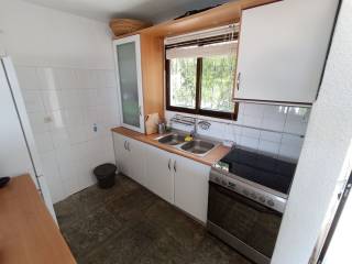 ANYPLACE MESITIKES YPERESIES