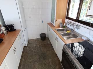 ANYPLACE MESITIKES YPERESIES