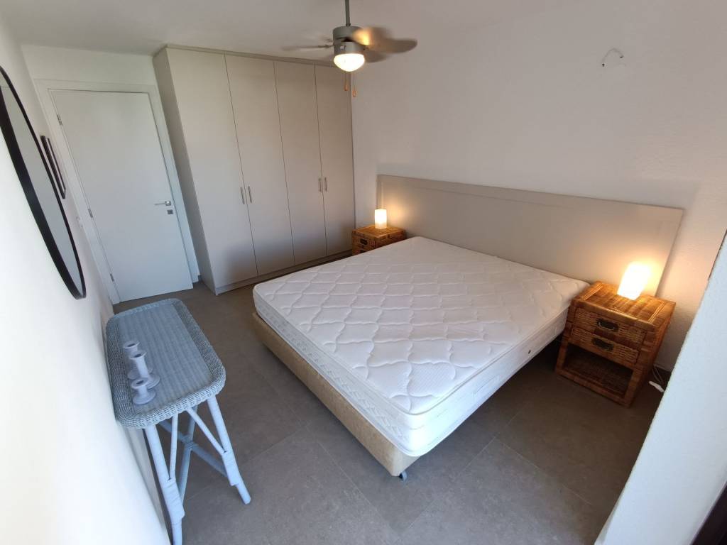 ANYPLACE MESITIKES YPERESIES