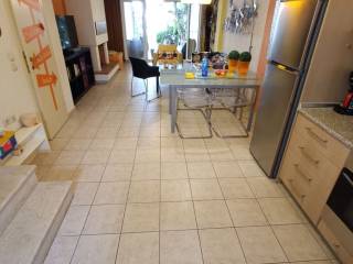 ANYPLACE MESITIKES YPERESIES