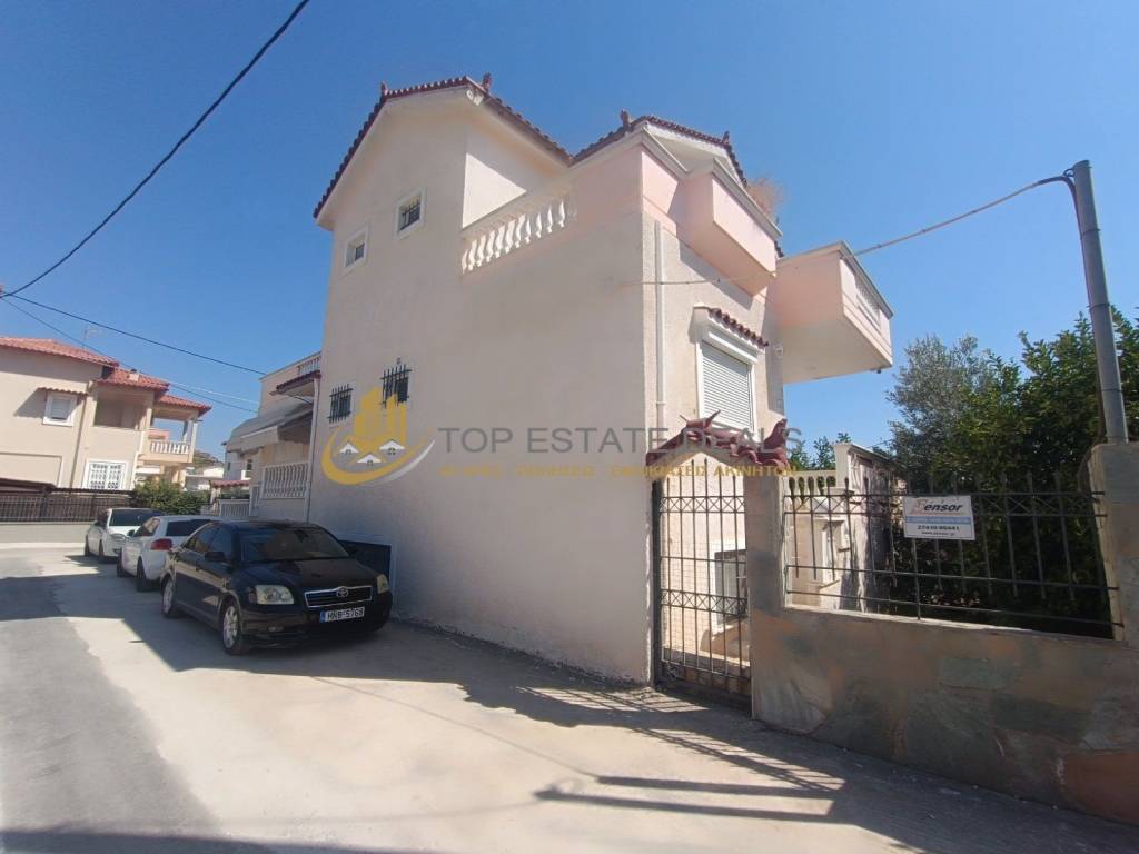 Apopse ktirioy -eisodos kepoy -mpalkonioy koyzinas