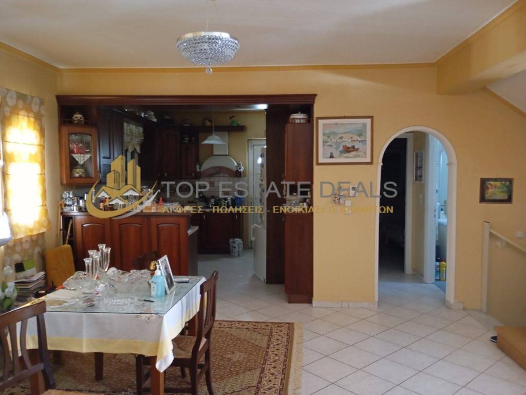 trapezaria  eniaia koyzina -diadromos pros domatio