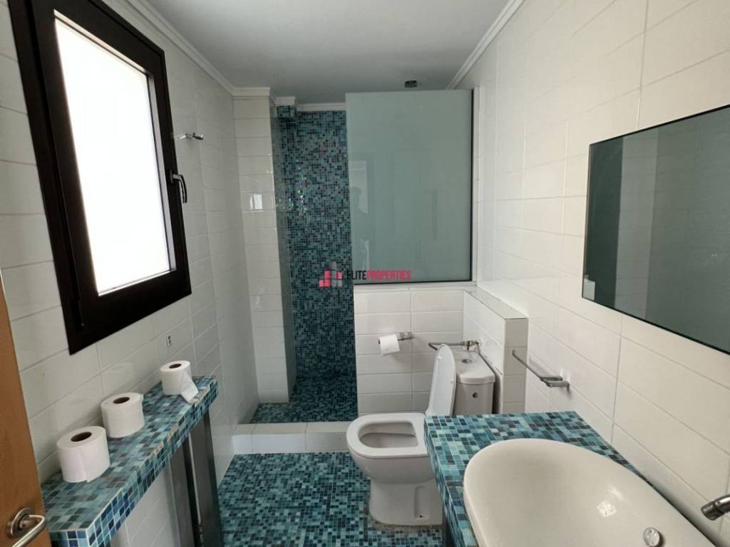 Μπάνιο στο master bedroom