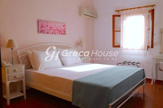 Προς Πώληση Ξενοδοχείο στην Κάρυστο δήπλα στη Θάλασσα