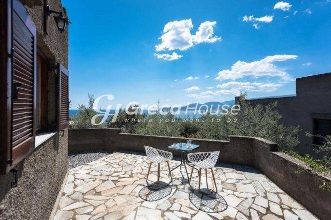 Προς Πώληση Ξενοδοχείο στην Κάρυστο δήπλα στη Θάλασσα