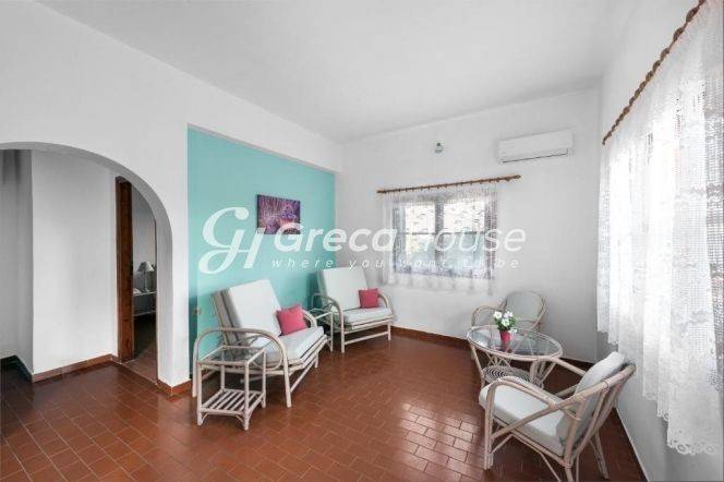 Προς Πώληση Ξενοδοχείο στην Κάρυστο δήπλα στη Θάλασσα