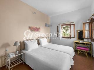 Προς Πώληση Ξενοδοχείο στην Κάρυστο δήπλα στη Θάλασσα