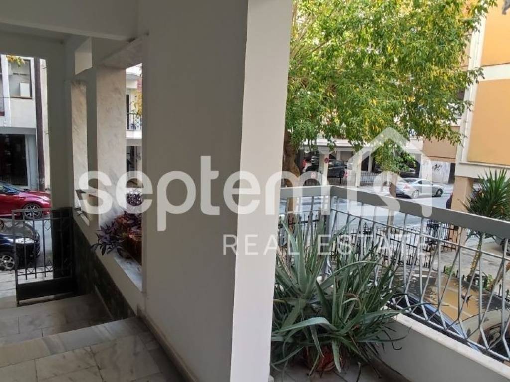 Θέα από μπαλκόνι