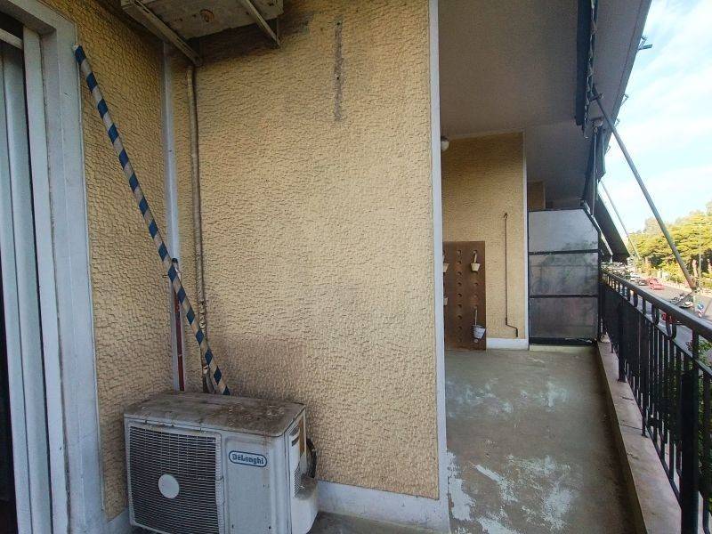 Άποψη μπροστινού μπαλκονιού / Front balcony view