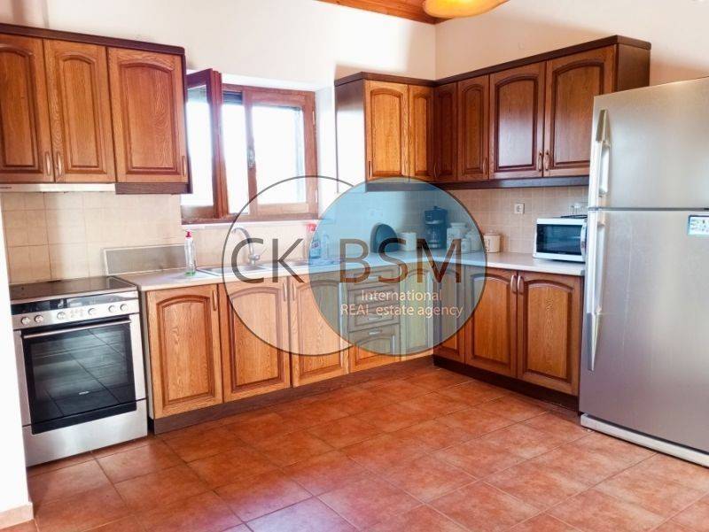 Χώροι ισογείου / Ground floor spaces