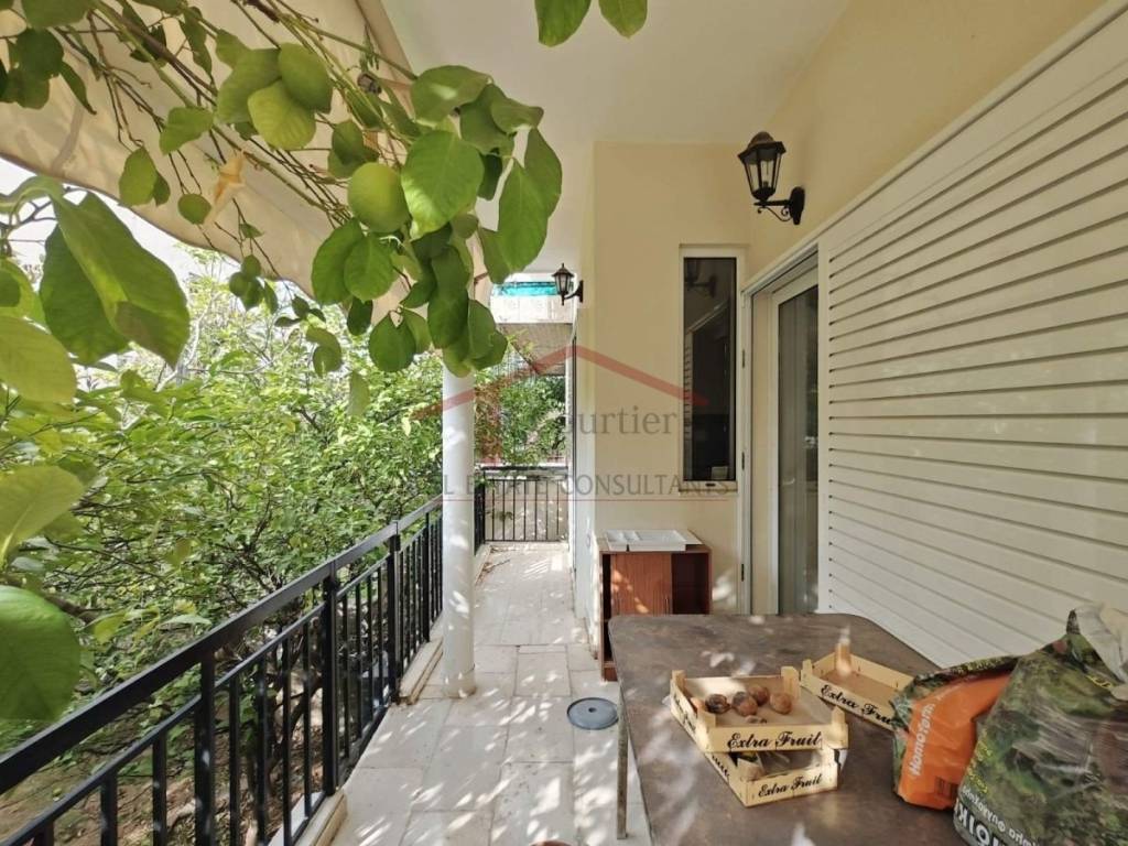 Θέα από μπαλκόνι