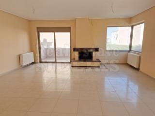 ΣΑΛΟΝΙ ΜΕ ΤΖΑΚΙ