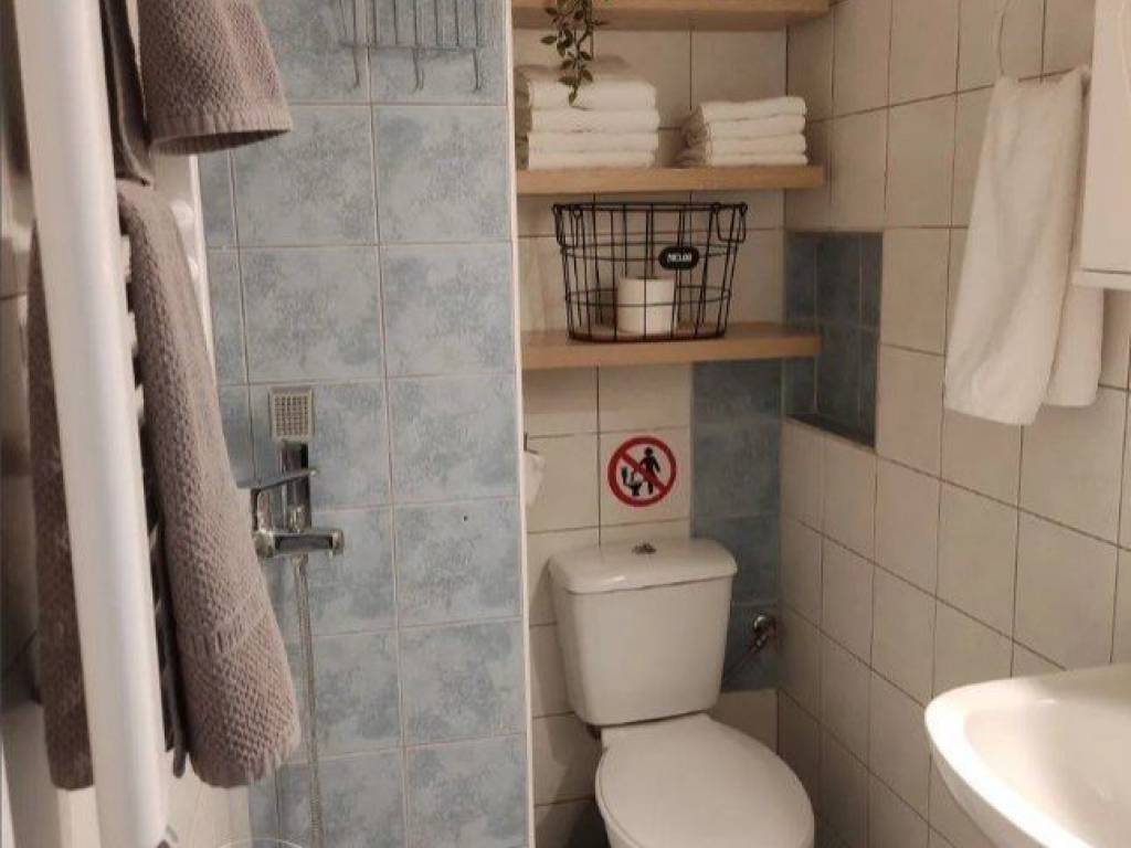 Forumland Real Estate, Μπάνιο