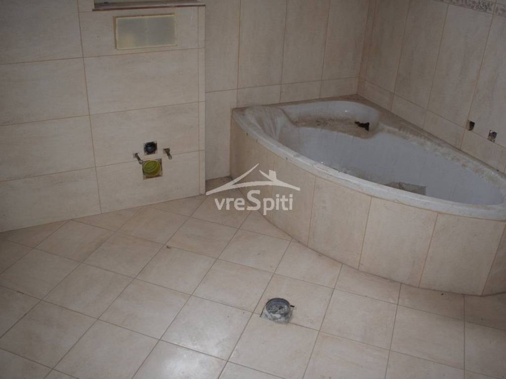 ΑΠΟΨΗ ΜΠΑΝΙΟΥ