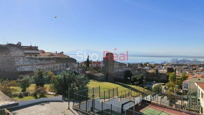 Θέα από μπαλκόνι