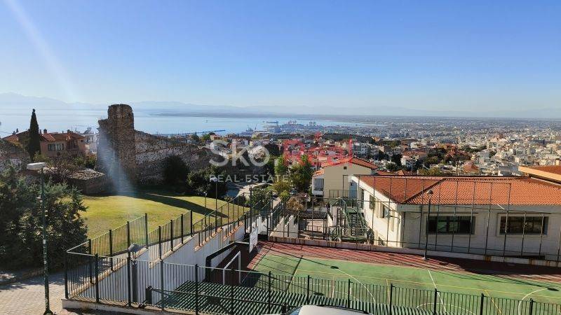 Θέα από μπαλκόνι