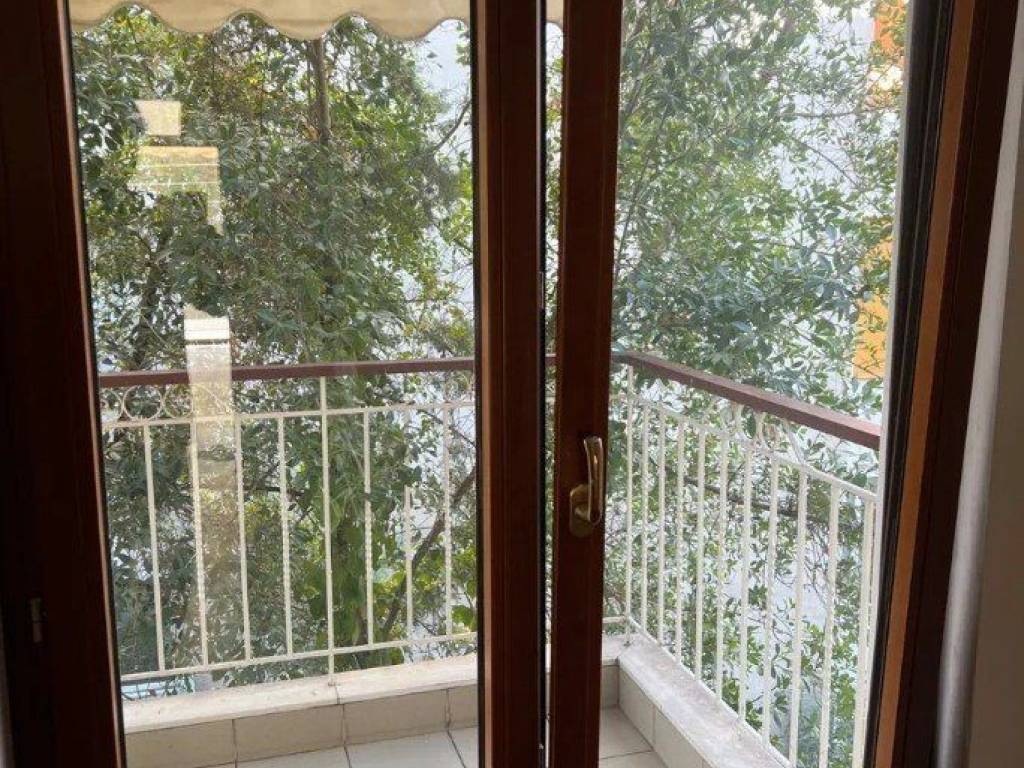 Forumland Real Estate, Κουφώματα