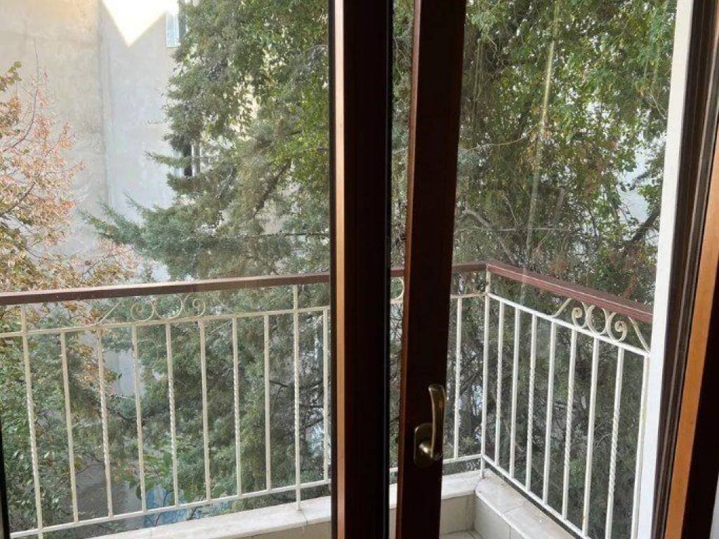 Forumland Real Estate, Κουφώματα