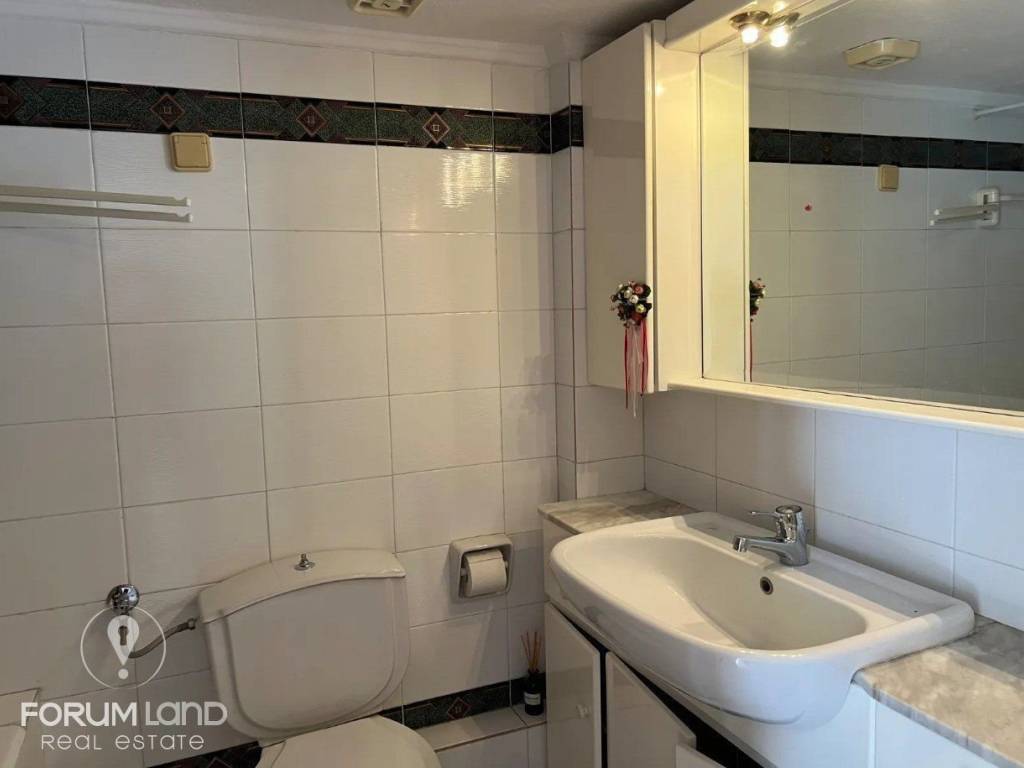 Forumland Real Estate, Μπάνιο