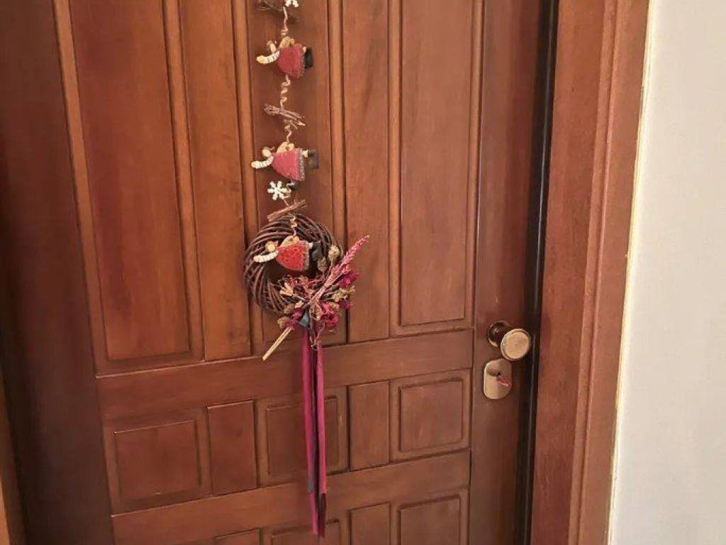 Forumland Real Estate, Είσοδος