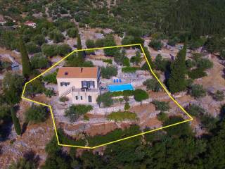 Aerial view with outlined border