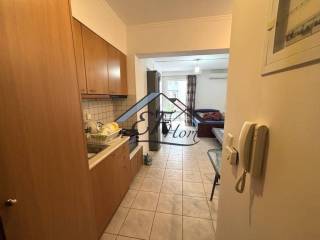 Ενιαίος χώρος κουζίνα-υπνοδωμάτιο