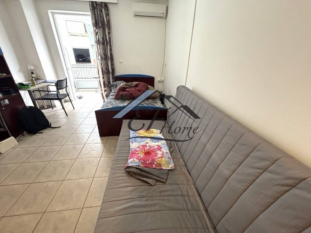 Ενιαίος χώρος σαλόνι-υπνοδωμάτιο