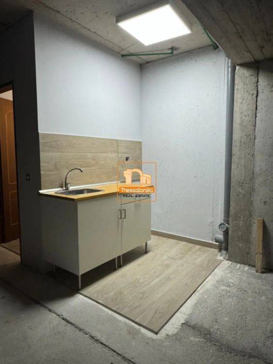 ΒΙ. ΠΑ. Ωραιοκάστρου, Κατάστημα, 173 τ.μ.