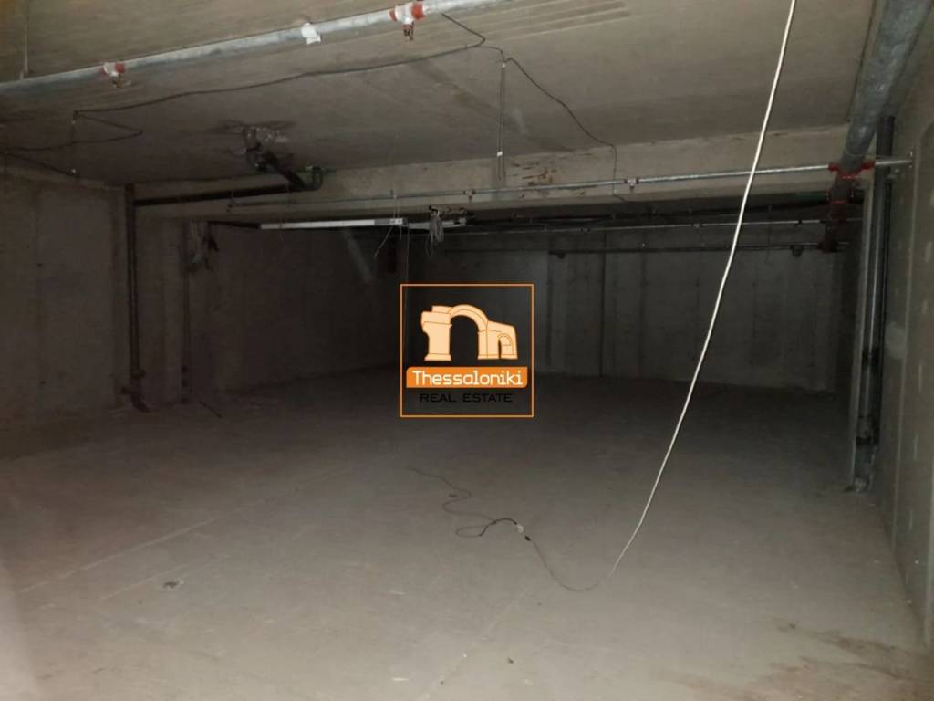 ΒΙ. ΠΑ. Ωραιοκάστρου, Κατάστημα, 173 τ.μ.