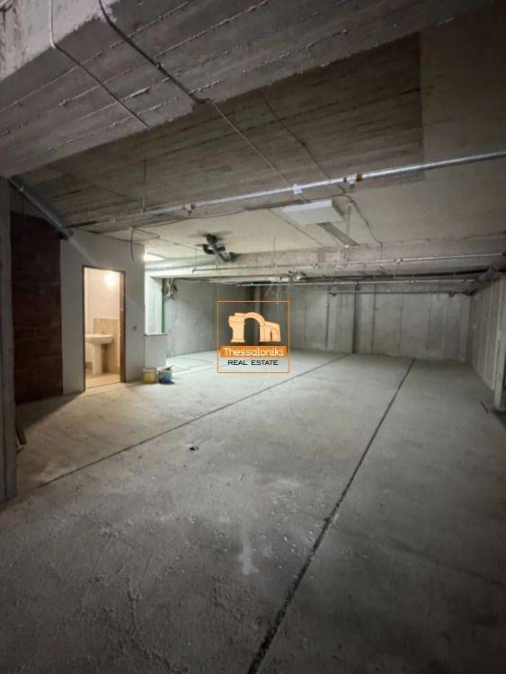 ΒΙ. ΠΑ. Ωραιοκάστρου, Κατάστημα, 173 τ.μ.