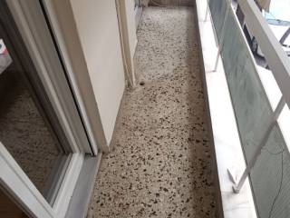 ΕΜΠΡΟΣ ΜΠΑΛΚΟΝΙ