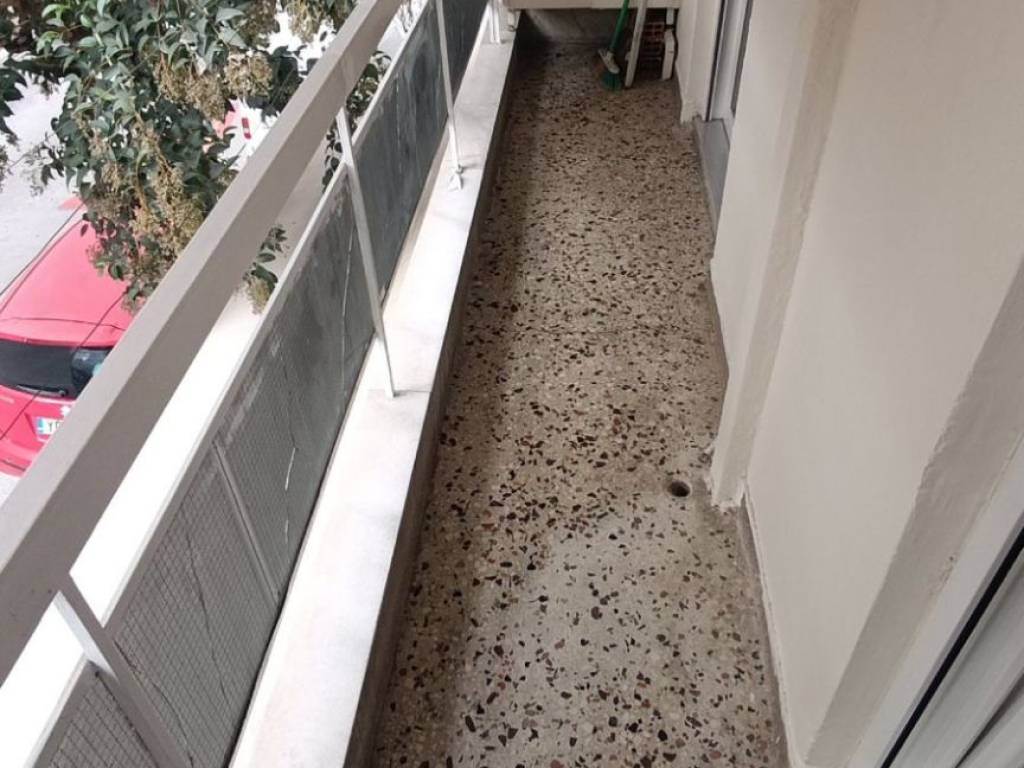 ΕΜΠΡΟΣ ΜΠΑΛΚΟΝΙ