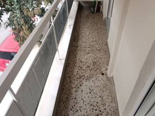 ΕΜΠΡΟΣ ΜΠΑΛΚΟΝΙ