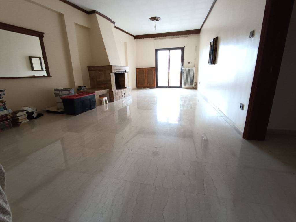 ANYPLACE MESITIKES YPERESIES