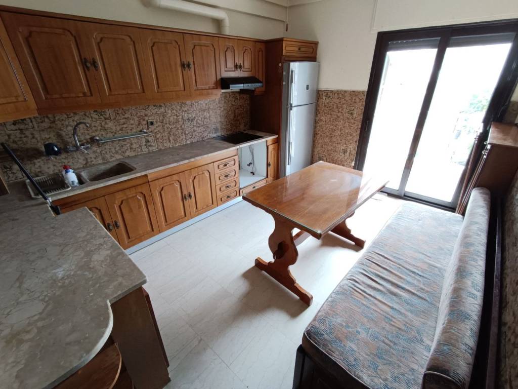 ANYPLACE MESITIKES YPERESIES