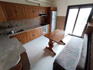 ANYPLACE MESITIKES YPERESIES