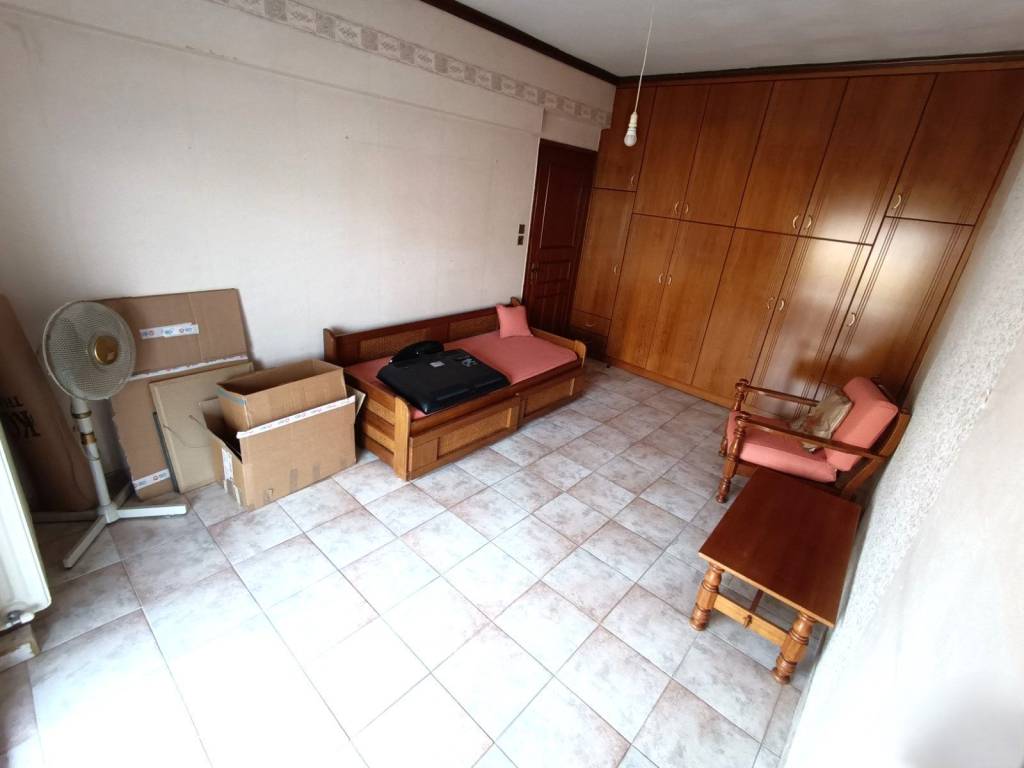 ANYPLACE MESITIKES YPERESIES