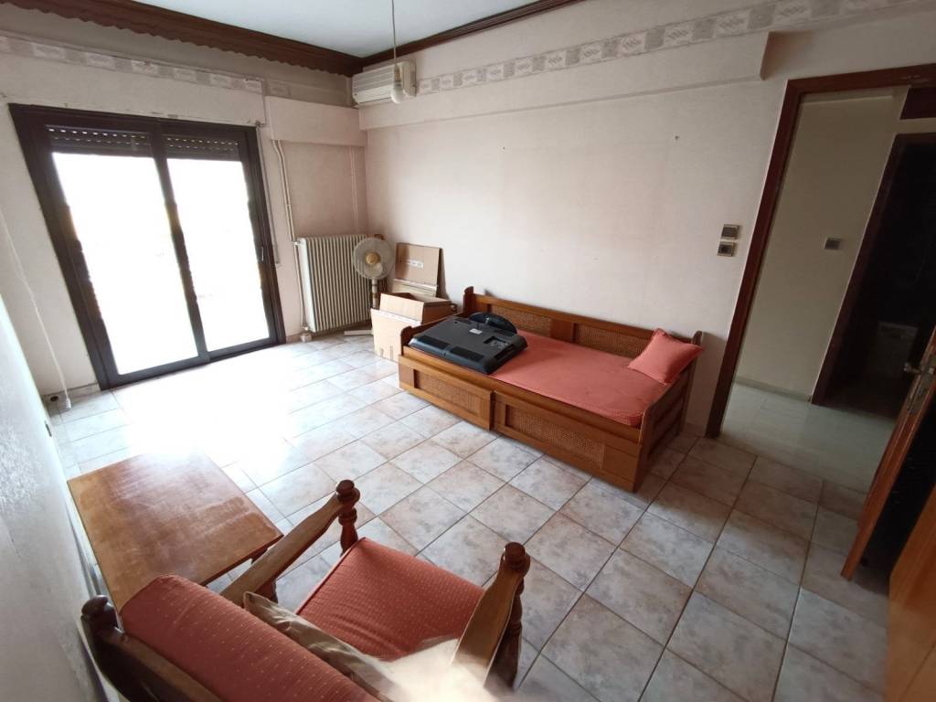 ANYPLACE MESITIKES YPERESIES