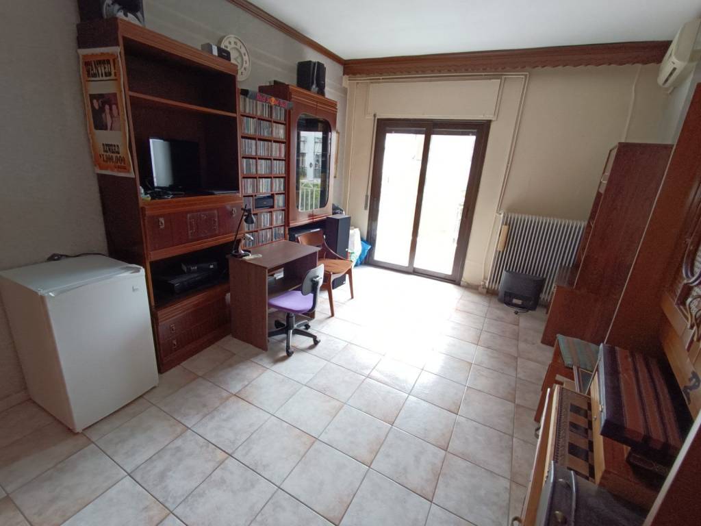 ANYPLACE MESITIKES YPERESIES