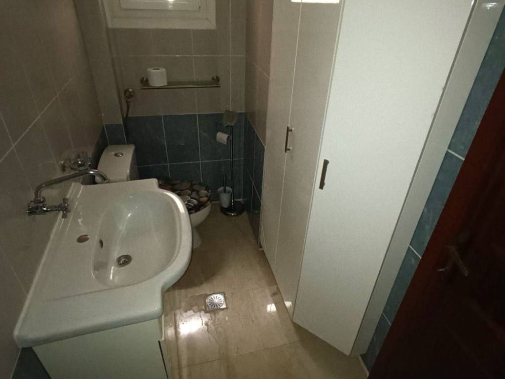 ANYPLACE MESITIKES YPERESIES