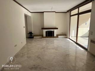 Forumland Real Estate, Σαλόνι με τζάκι