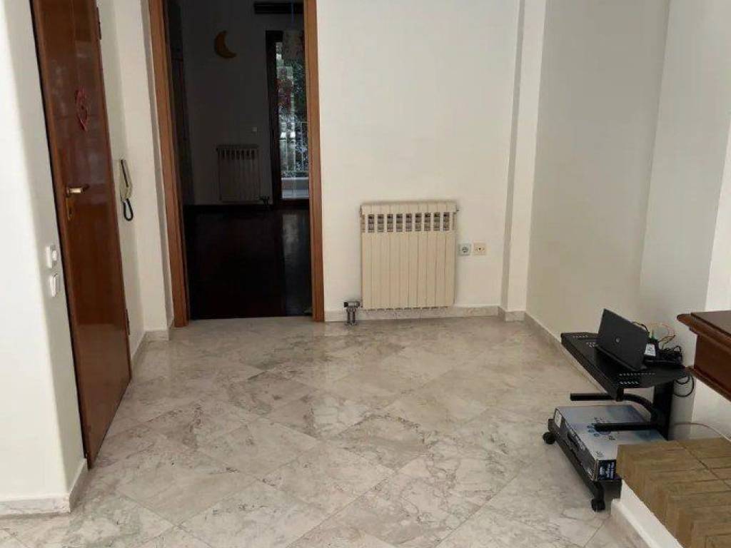 Forumland Real Estate, Είσοδος