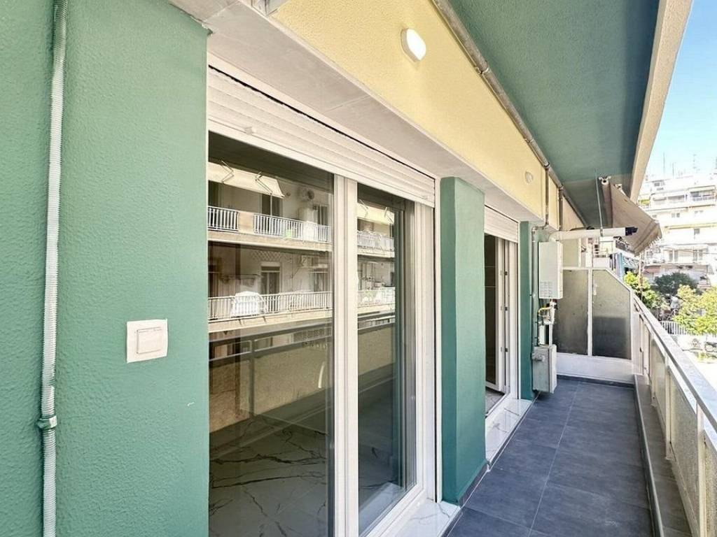 Forumland Real Estate, Βεράντες