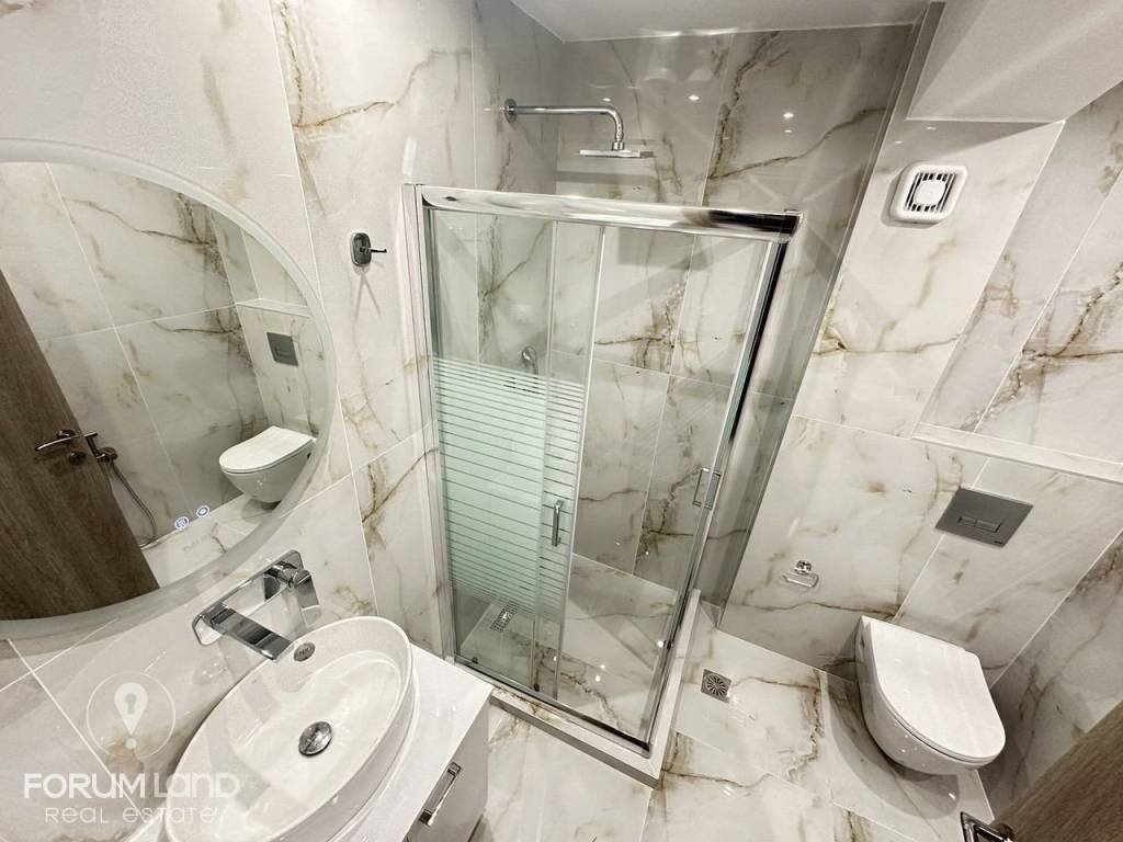 Forumland Real Estate, Μπάνιο